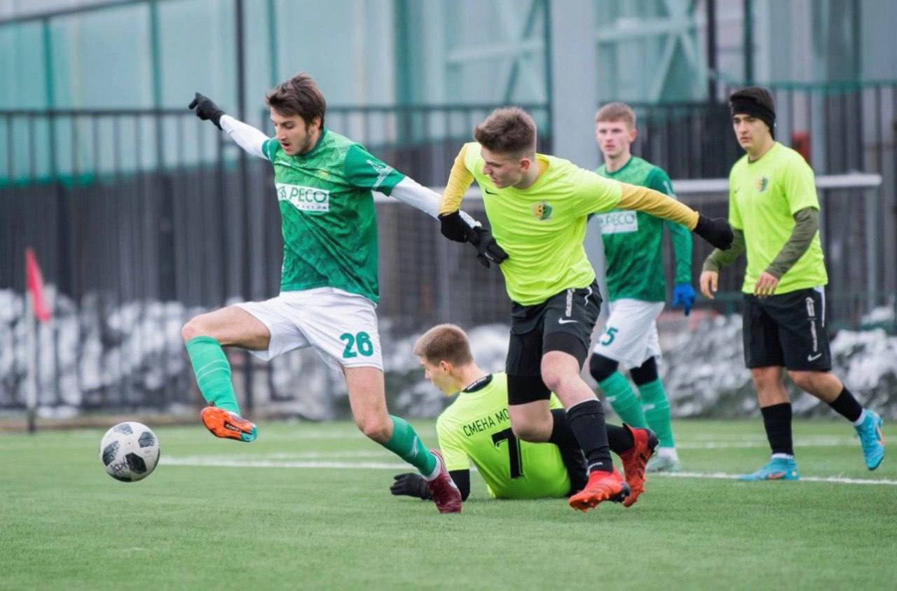 Это прорыв: юношеская сборная ФК «Смена» из Капотни впервые стала чемпионом Москвы в любительской лиге! Это прорыв: юношеская сборная ФК «Смена» из Капотни впервые стала чемпионом Москвы в любительской лиге!