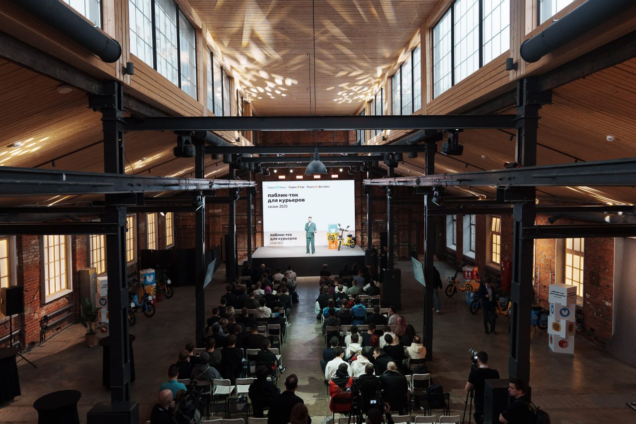 Для московских курьеров разработали образовательный курс по ПДД