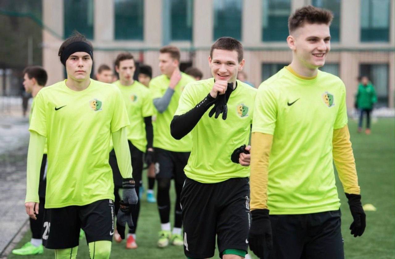 Это прорыв: юношеская сборная ФК «Смена» из Капотни впервые стала чемпионом Москвы в любительской лиге! Это прорыв: юношеская сборная ФК «Смена» из Капотни впервые стала чемпионом Москвы в любительской лиге!