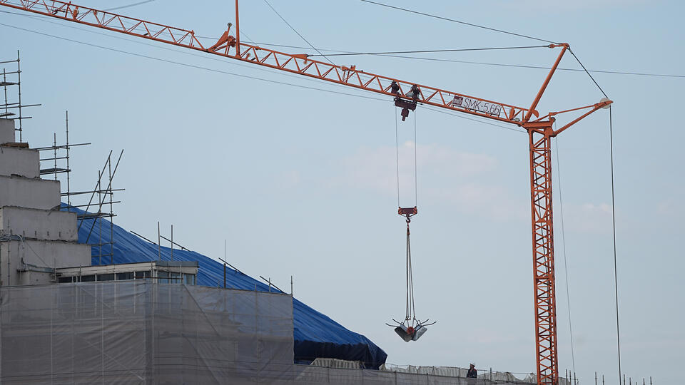 Экс-гендиректор ООО "Ивастрой" Андрей Пучков, похитивший у дольщиков более 90 млрд руб., заочно приговорен в Москве к 14 годам колонии, сообщает столичная прокуратура