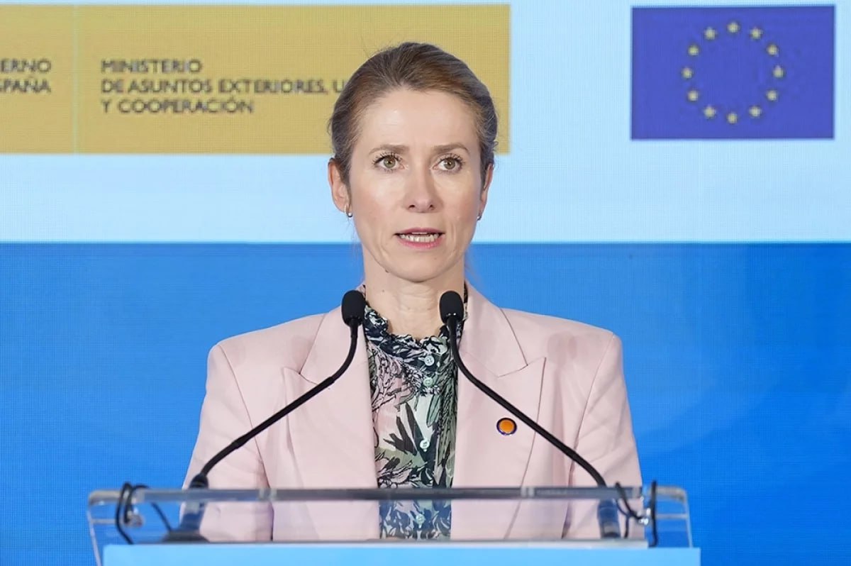 «Ругается с голосами в голове»