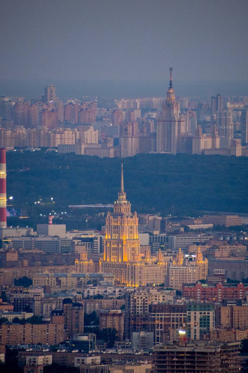 Если к вам приехали друзья из других городов и стран, которые мечтают посмотреть столицу, отправляйтесь с ними на Останкинскую телебашню! Если к вам приехали друзья из других городов и стран, которые мечтают посмотреть столицу, отправляйтесь с ними на Останкинскую телебашню!