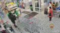 Покупательница пырнула ножом продавщицу ради кражи косметики