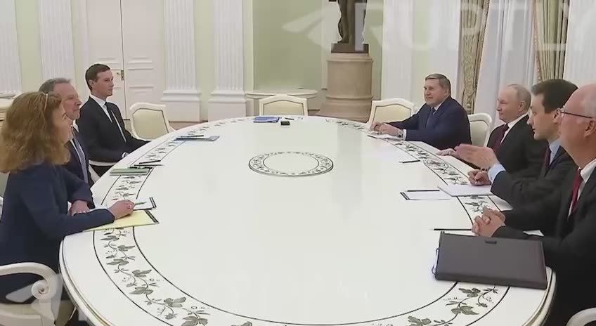 «Москва — удивительный город»: российско-американские переговоры в Кремле начались с комплиментов от Стива Уиткоффа