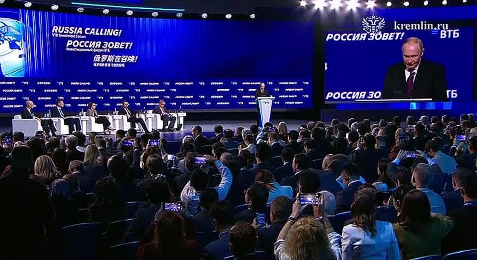 Путин назвал снижение инфляции в России важным достижением этого года, к концу декабря она должна быть около 6%