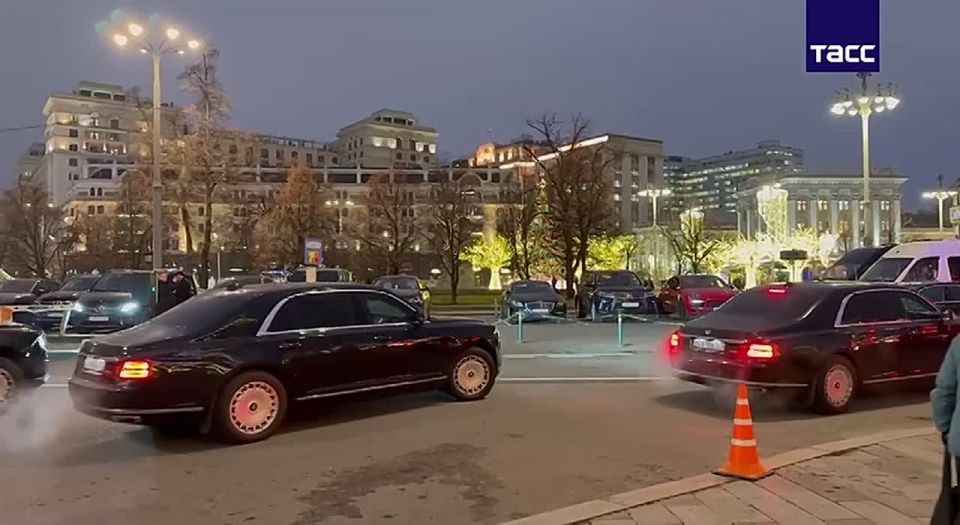 Уиткофф и зять Трампа Кушнер в компании Кирилла Дмитриева пообедали в ресторане Savva в самом центре Москвы