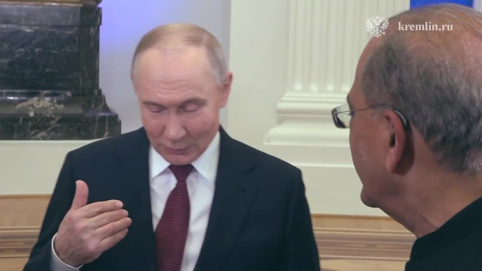 ������ ����������� ����� � ��������, ������� ��� ���������� ����� ��������� ����������� Aaj Tak � India Today