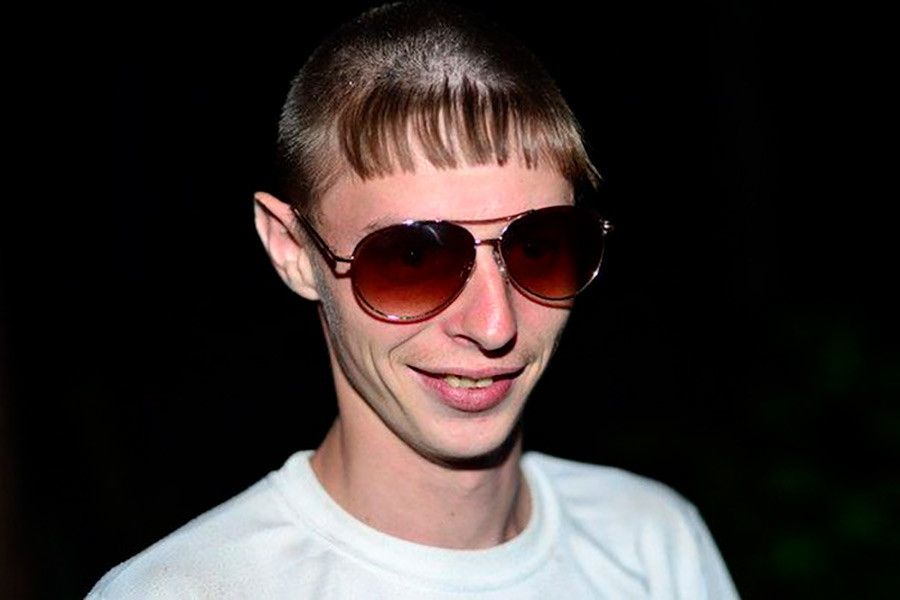 Тренд на эстетику Y2K вышел на новый уровень: зумеры теперь фанатеют от чёлок «штрихкод»