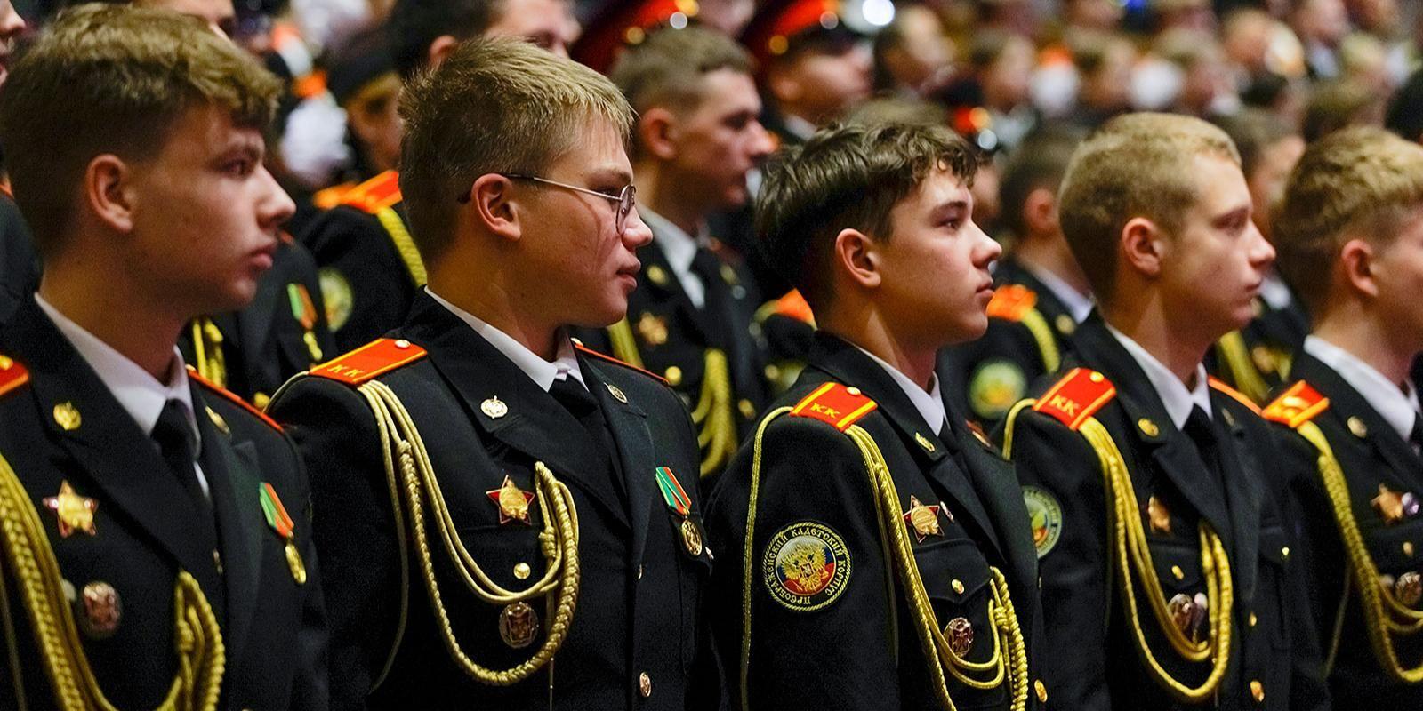 Столичные дворцы творчества и центры дополнительного образования приглашают юных москвичей посетить мероприятия в честь Дня Героев Отечества