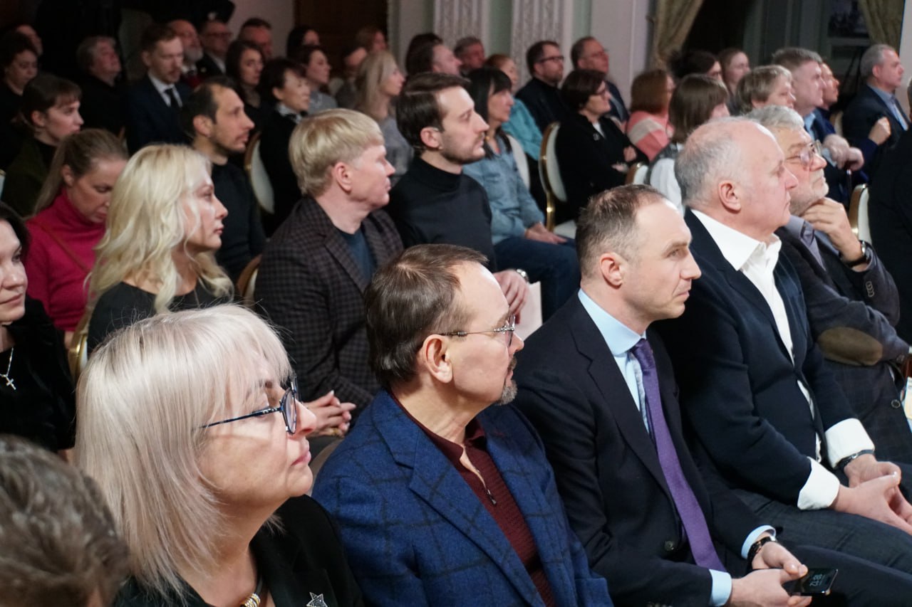 Победителей VII Общероссийской литературной премии «Дальний Восток» имени Арсеньева объявили в Российском фонде культуры Победителей VII Общероссийской литературной премии «Дальний Восток» имени Арсеньева объявили в Российском фонде культуры