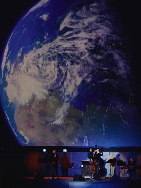 Джаз под тысячами звезд - такого в Москве еще не было! Джаз под тысячами звезд - такого в Москве еще не было!