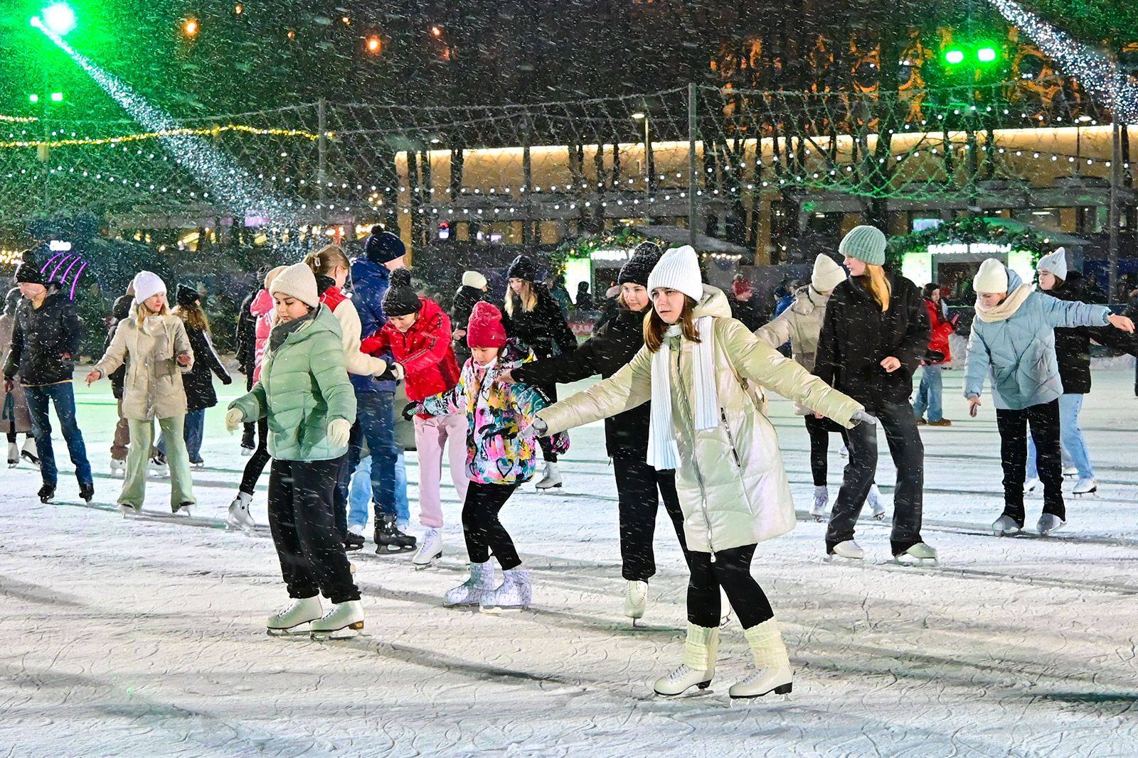На катках столицы пройдут мастер-классы с известными фигуристами На катках столицы пройдут мастер-классы с известными фигуристами