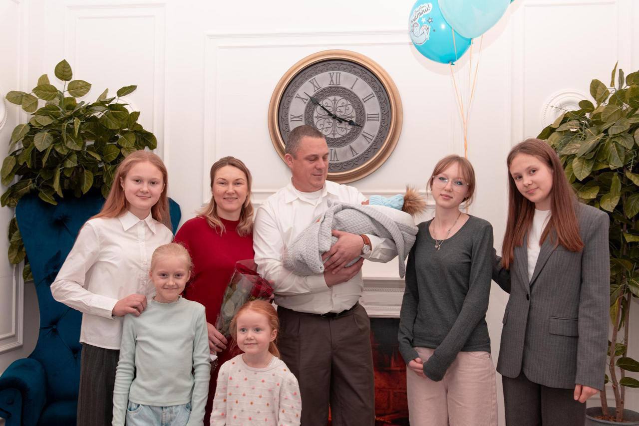 Восьмые роды и первый мальчик — у пары из подмосковного Щёлково родился долгожданный сын Восьмые роды и первый мальчик — у пары из подмосковного Щёлково родился долгожданный сын