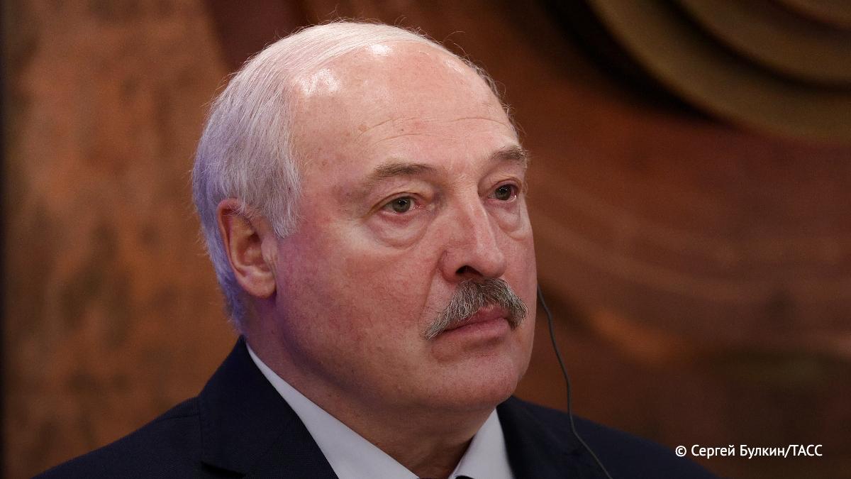 Минск имеет полную поддержку Москвы в вопросе оборонительного размещения ядерного оружия, сообщил Лукашенко