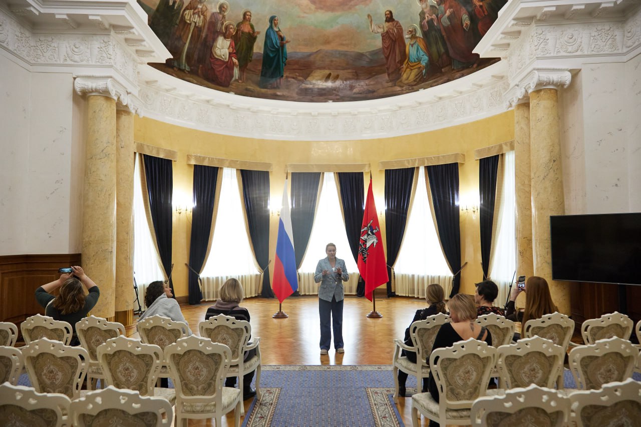 Певец и музыкант, член комиссии МГД по культуре и массовым коммуникациям Родион Газманов (фракция партии «Единая Россия») провел встречу с участниками молодежного форума «Наследие» Певец и музыкант, член комиссии МГД по культуре и массовым коммуникациям Родион Газманов (фракция партии «Единая Россия») провел встречу с участниками молодежного форума «Наследие»