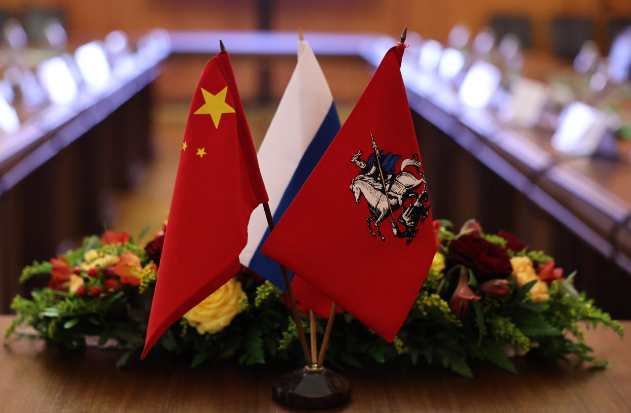 Столичный парламент посетила делегация из Китайской Народной Республики Столичный парламент посетила делегация из Китайской Народной Республики