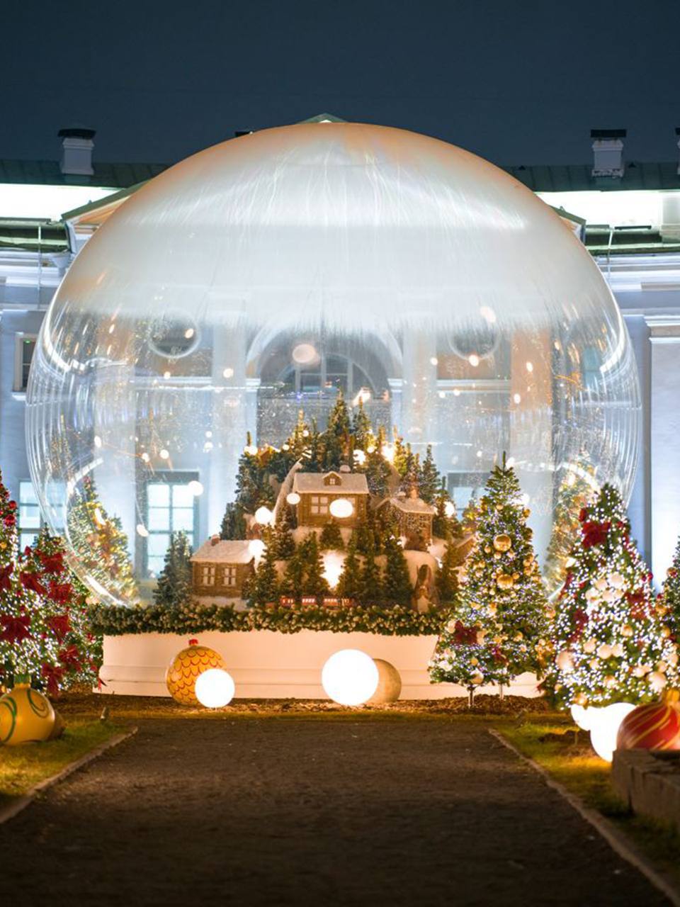 возле НИИ Склифосовского сказочно! возле НИИ Склифосовского сказочно!