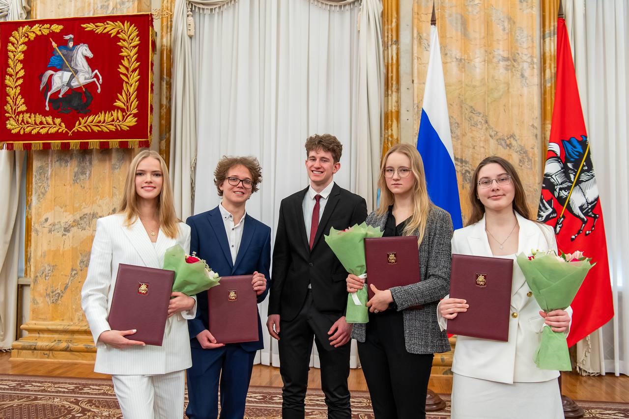 Вот они — будущее Москвы и всей страны Вот они — будущее Москвы и всей страны