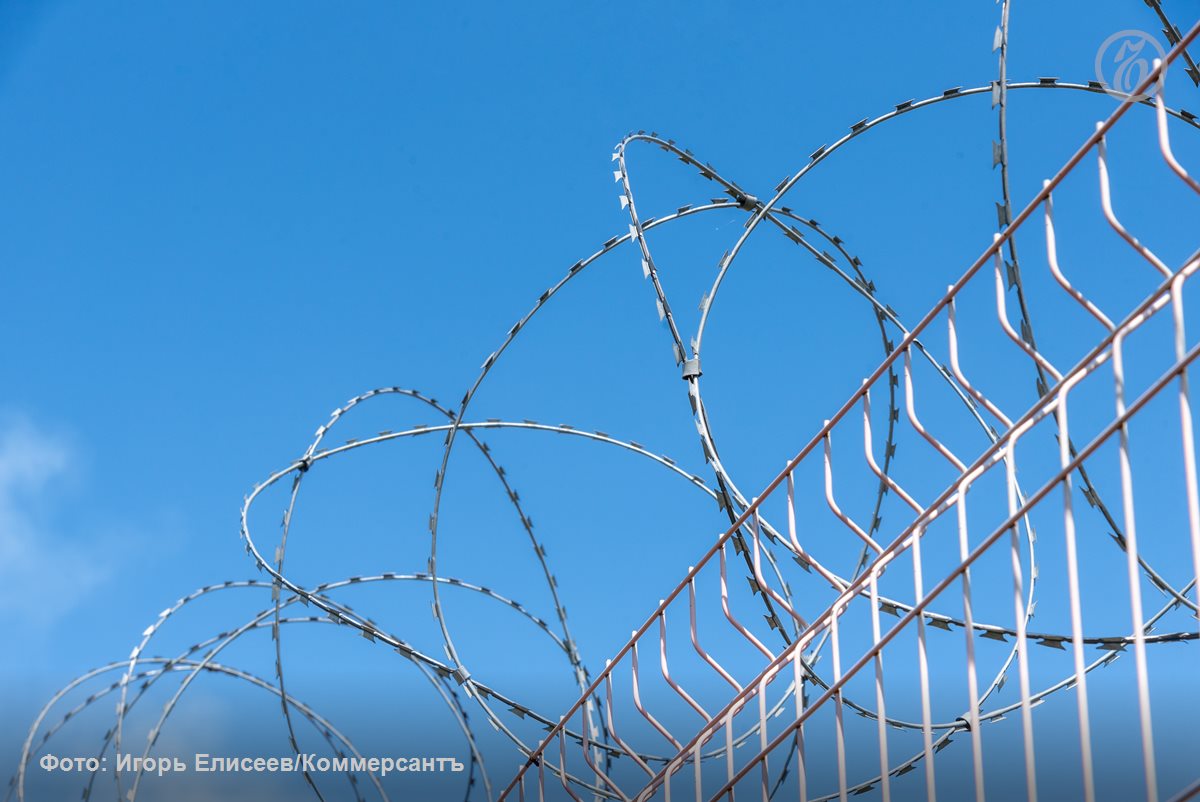 Бывшего курского губернатора и его зама оставили в столичном СИЗО