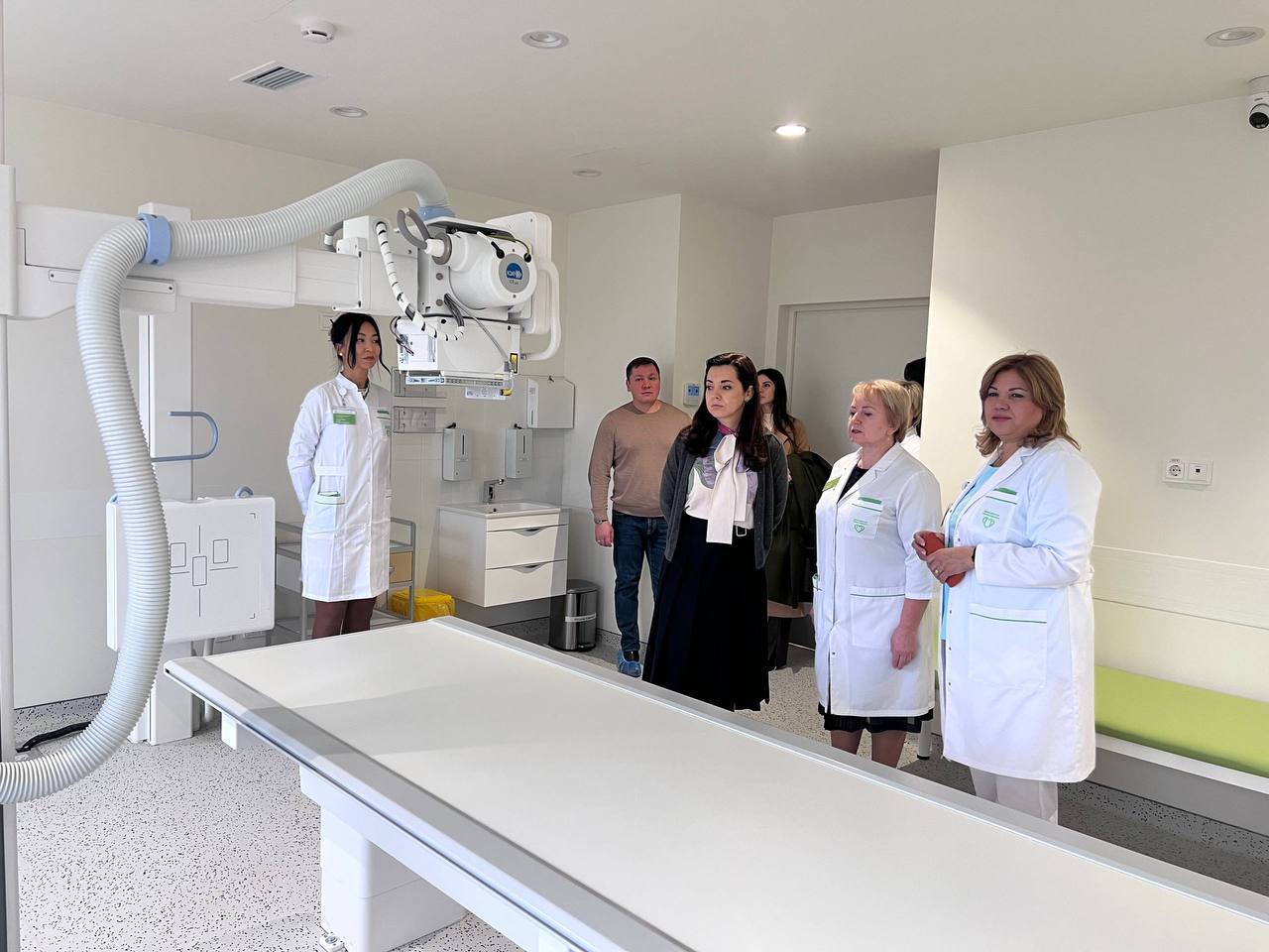 Руководитель постоянного депутатского объединения «ЛДПР», заместитель председателя комиссии МГД по экономической и социальной политике Мария Воропаева посетила открывшуюся в Солнцеве после полной реконструкции детскую... Руководитель постоянного депутатского объединения «ЛДПР», заместитель председателя комиссии МГД по экономической и социальной политике Мария Воропаева посетила открывшуюся в Солнцеве после полной реконструкции детскую...