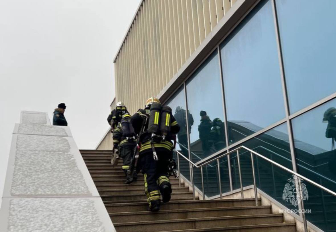 #БудниМЧС. На территории спортивного комплекса «Чкалов Арена» в Северо-Западном округе Москвы прошли пожарно-тактические учения #БудниМЧС. На территории спортивного комплекса «Чкалов Арена» в Северо-Западном округе Москвы прошли пожарно-тактические учения