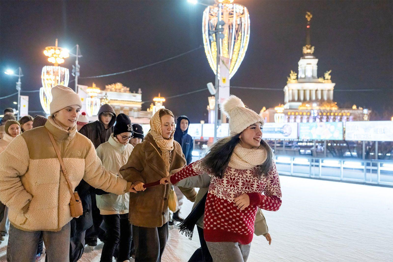 Приглашаем на цикл мероприятий «Музыка в подарок» на катке ВДНХ