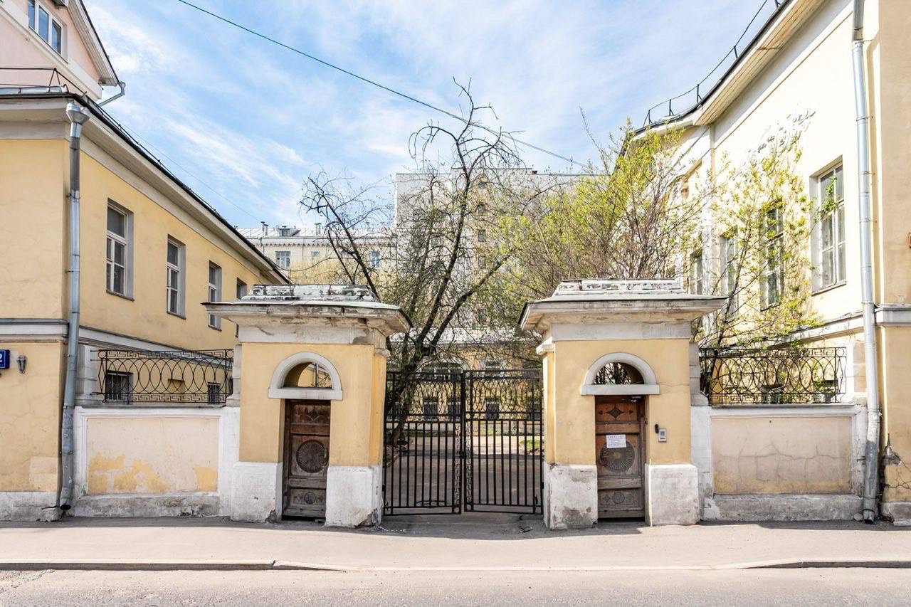 Михаил Онуфриенко: Источник рассказал о ситуации, которая разворачивается сейчас в центре Москвы, в Старомонетном переулке — в знаменитой Городской усадьбе Чижовых