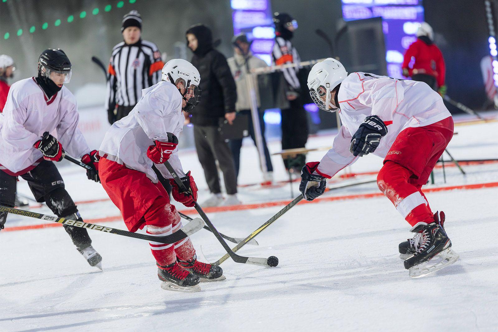 Любителей зимних видов спорта приглашают на Рождественский московский фестиваль хоккея три на три Любителей зимних видов спорта приглашают на Рождественский московский фестиваль хоккея три на три