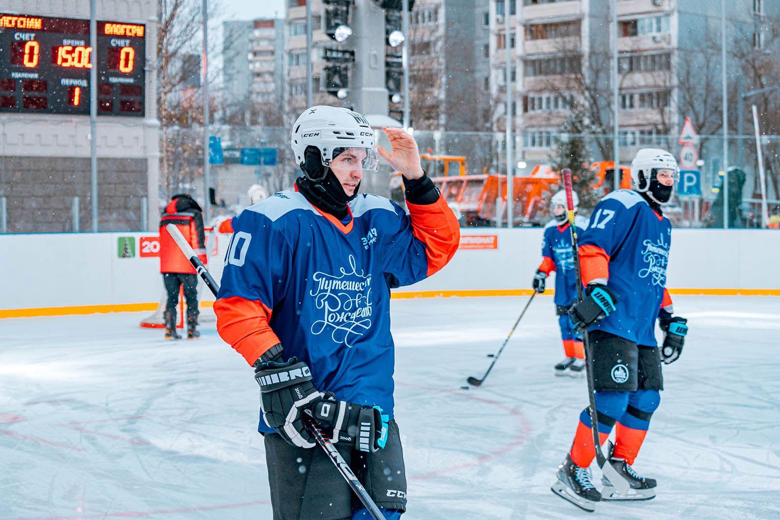 В рамках зимнего фестиваля «Путешествие в Рождество» проходит множество мероприятий, направленных на поддержку участников СВО и их семей. Например, можно передать необходимые вещи в шале «Фабрика подарков», записать...