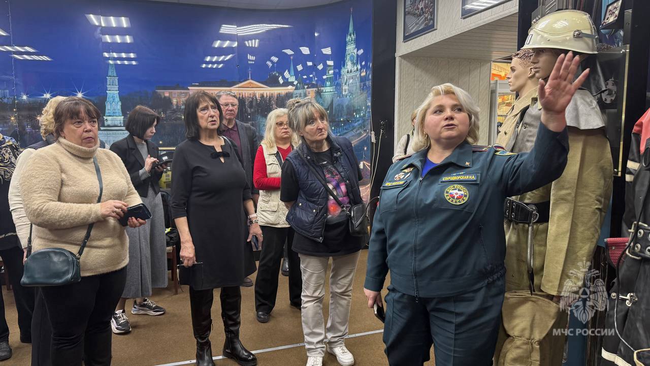 В преддверии 35-летия МЧС России в Музее пожарной г. Москвы охраны почтили память героев В преддверии 35-летия МЧС России в Музее пожарной г. Москвы охраны почтили память героев