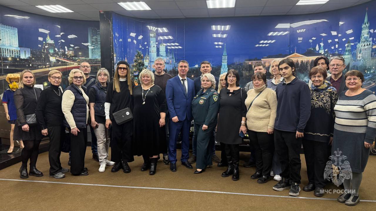 В преддверии 35-летия МЧС России в Музее пожарной г. Москвы охраны почтили память героев В преддверии 35-летия МЧС России в Музее пожарной г. Москвы охраны почтили память героев