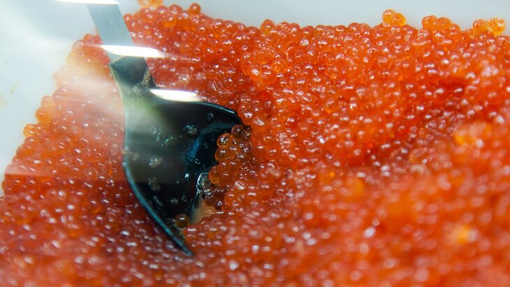 ВАЖНЕЙШАЯ информация перед Новым годом: две (и больше) ложки красной икры в день ОПАСНЫ для здоровья