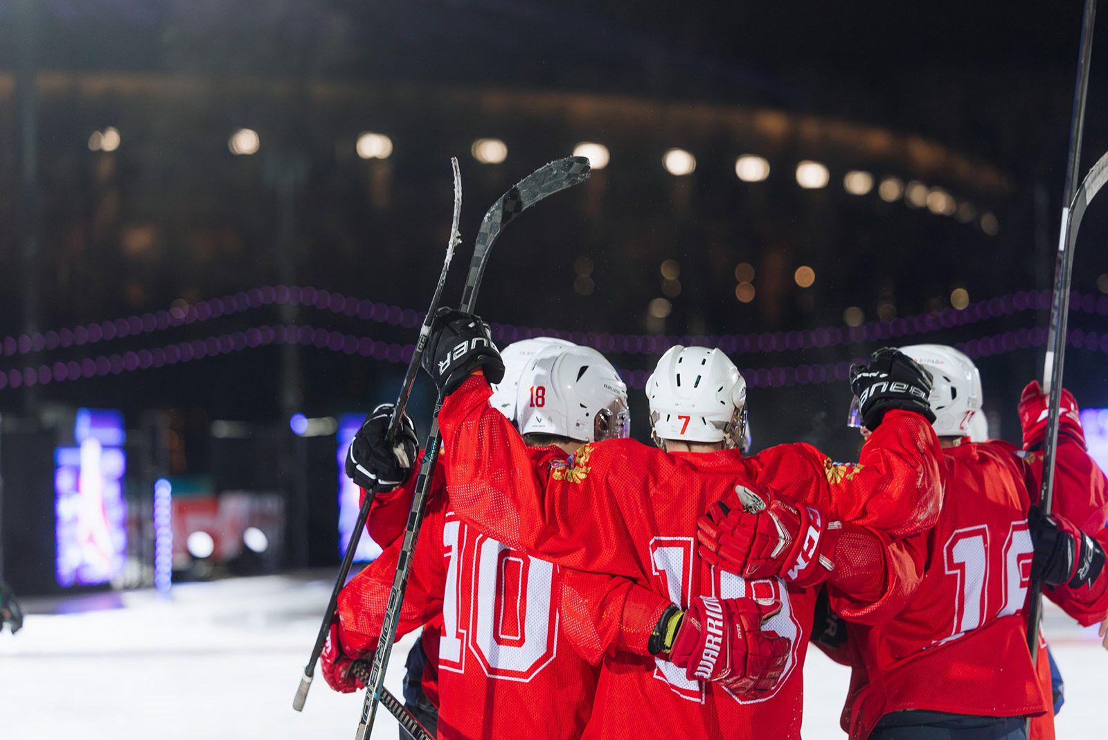 Любителей зимних видов спорта приглашают на Рождественский московский фестиваль хоккея три на три Любителей зимних видов спорта приглашают на Рождественский московский фестиваль хоккея три на три