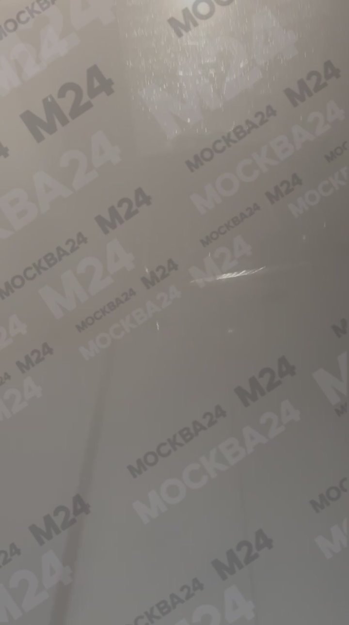 Коммунальный ад в многоэтажке на Шипиловской улице. В одном подъезде прорвало трубы, в других из кранов течёт рыжее нечто, а где-то — и вовсе нет воды, рассказывают жильцы