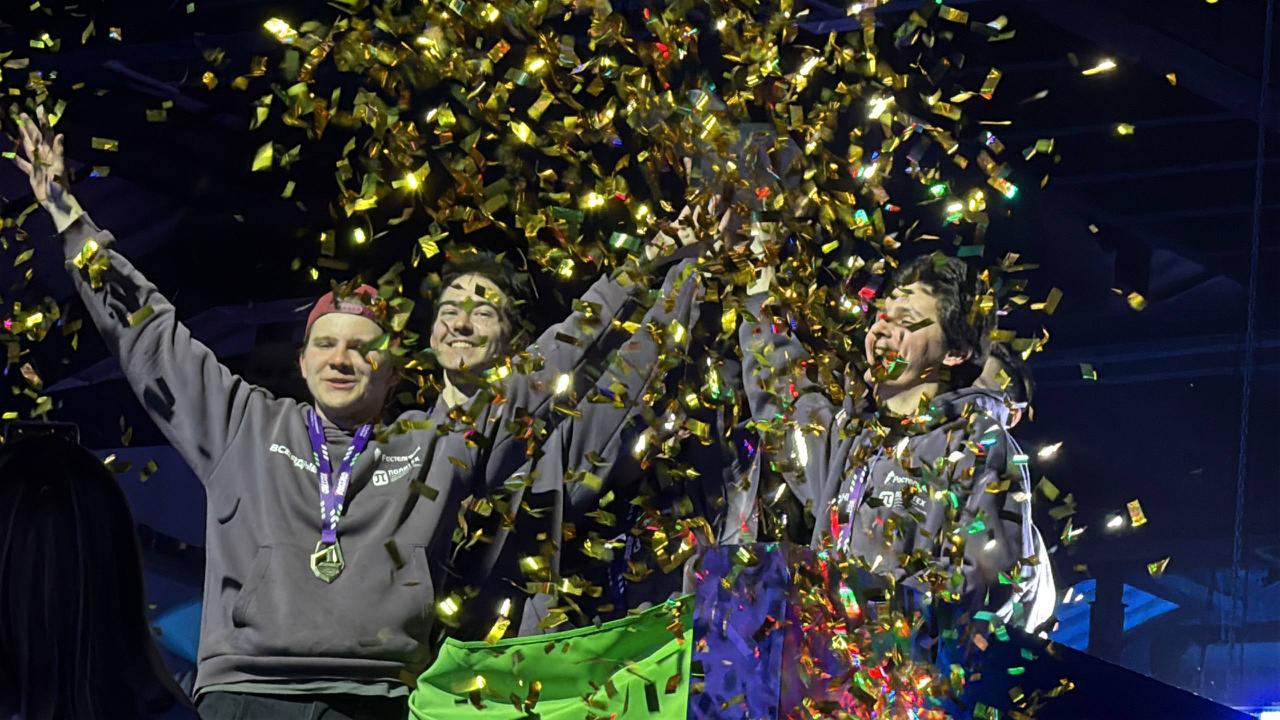 13 декабря в Москве состоялся финальный этап международного чемпионата «Битва роботов» 13 декабря в Москве состоялся финальный этап международного чемпионата «Битва роботов»