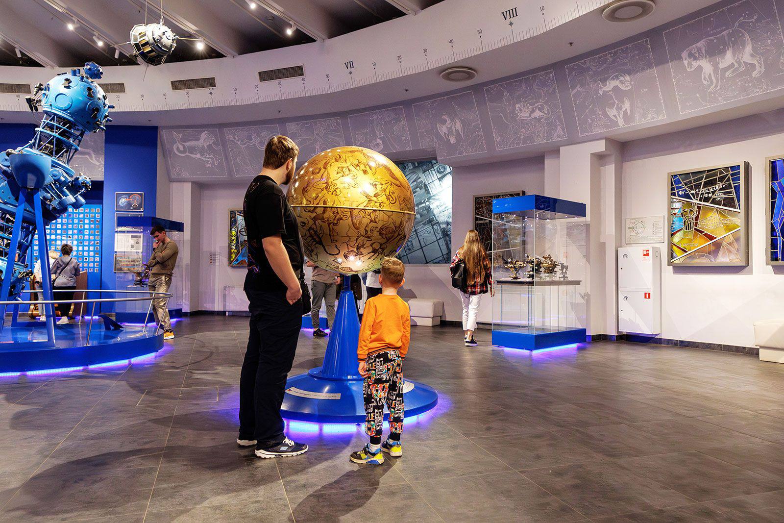 Юным москвичам проведут видеоэкскурсию по планетарию Юным москвичам проведут видеоэкскурсию по планетарию