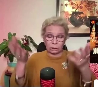 Михаил Онуфриенко: Иноагент Ксения Ларина, называющая Россию "этой страной", неистовствует по поводу новогодней праздничной Москвы