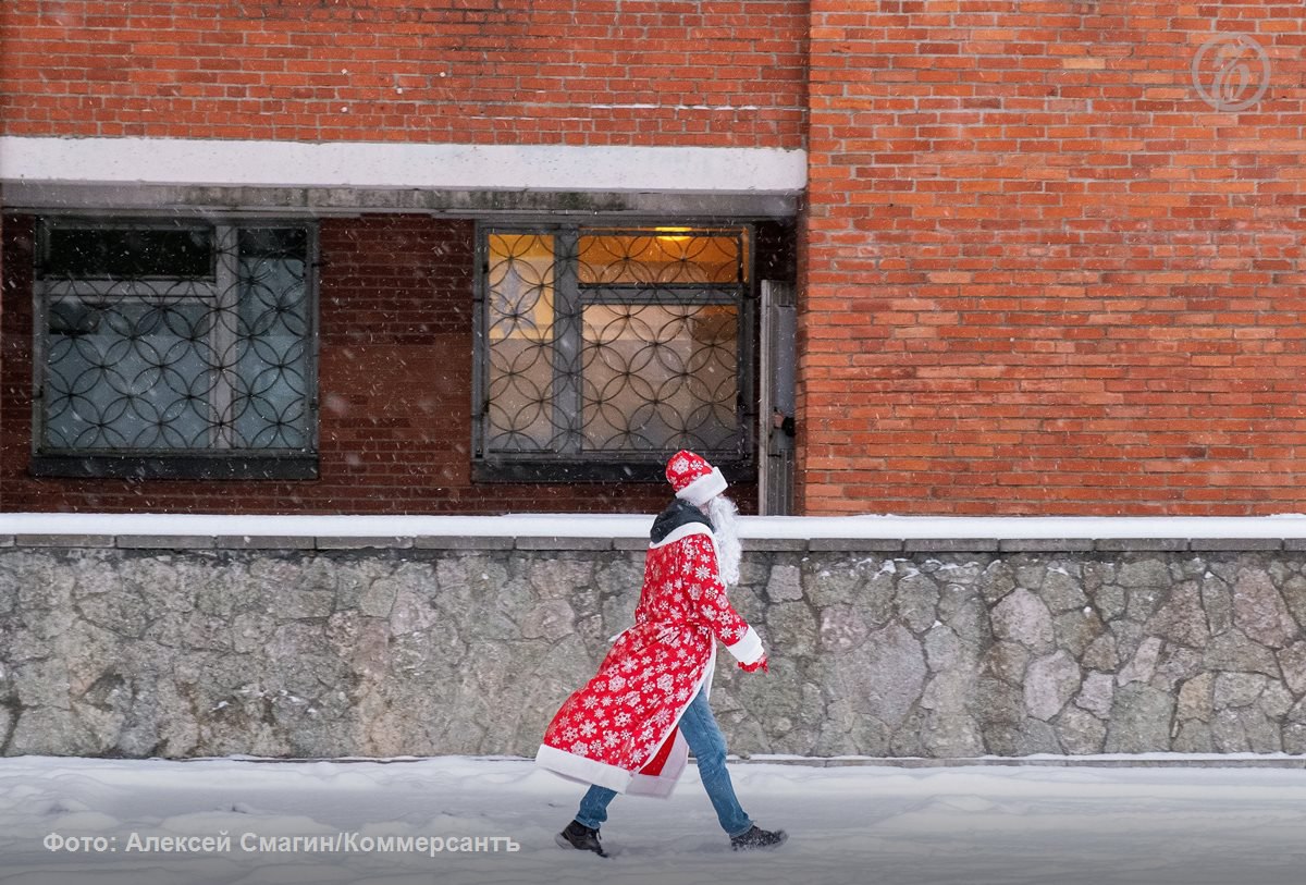 Каждый десятый россиянин не собирается дарить новогодние подарки в этом году, показало исследование