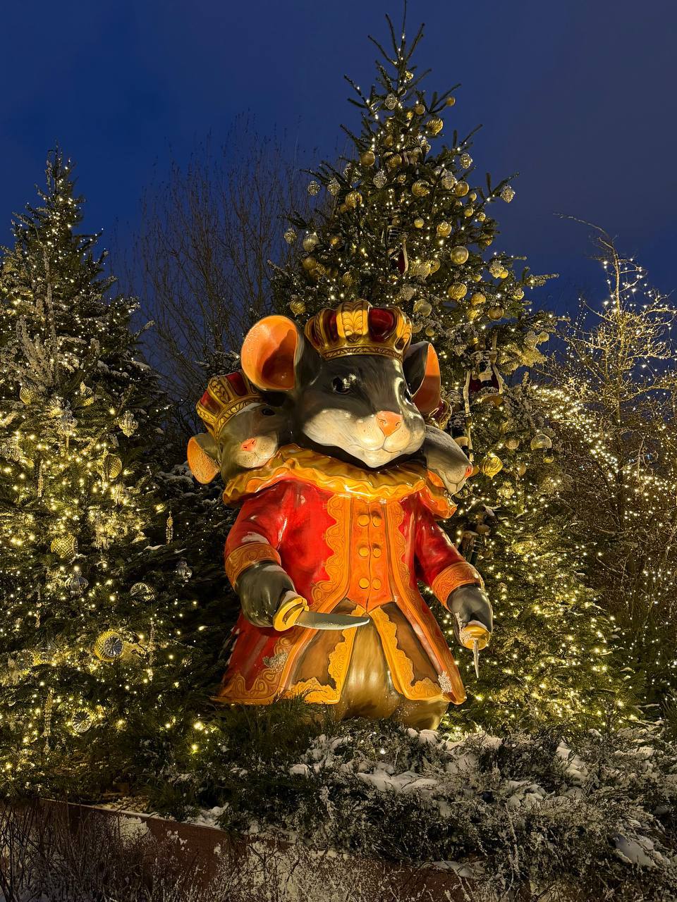 Если посмотреть на эти фото, в голове начнёт звучать Чайковский, а ноги сами понесут к Большому театру Если посмотреть на эти фото, в голове начнёт звучать Чайковский, а ноги сами понесут к Большому театру