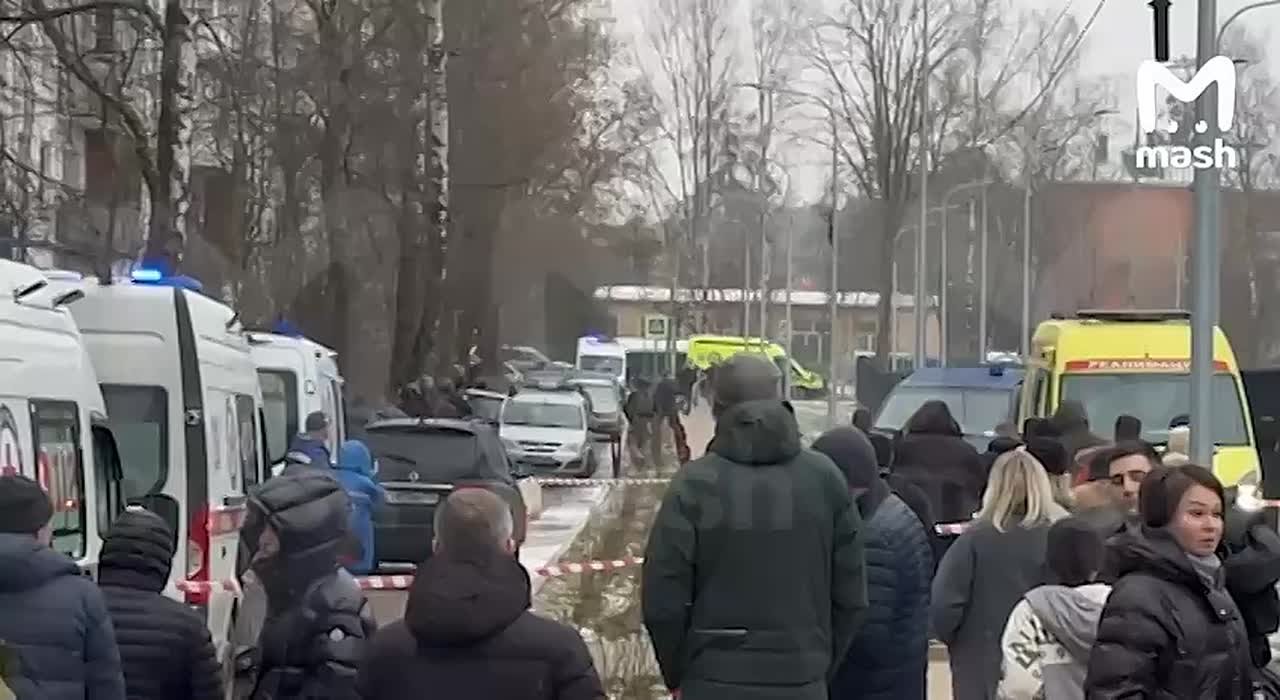 Подростка, который напал на учеников в посёлке Горки-2, задержали, сообщает Mash