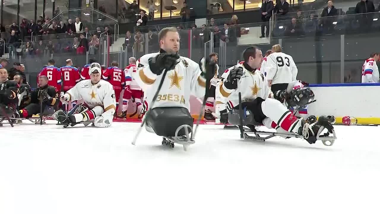 Валентина Матвиенко посетила тренировку команды по следж-хоккею из Санкт-Петербурга, в составе которой ветераны СВО