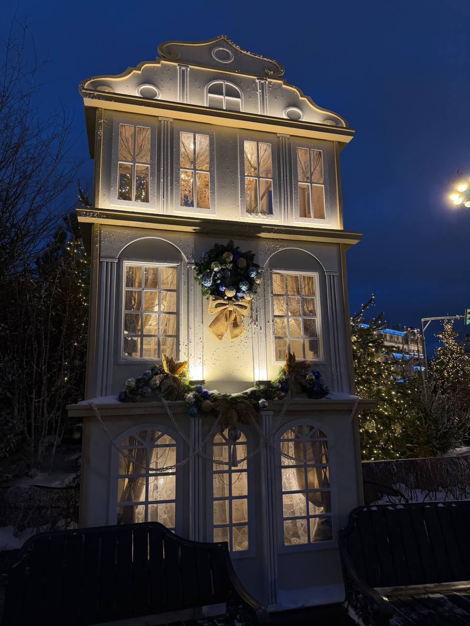 Если посмотреть на эти фото, в голове начнёт звучать Чайковский, а ноги сами понесут к Большому театру Если посмотреть на эти фото, в голове начнёт звучать Чайковский, а ноги сами понесут к Большому театру