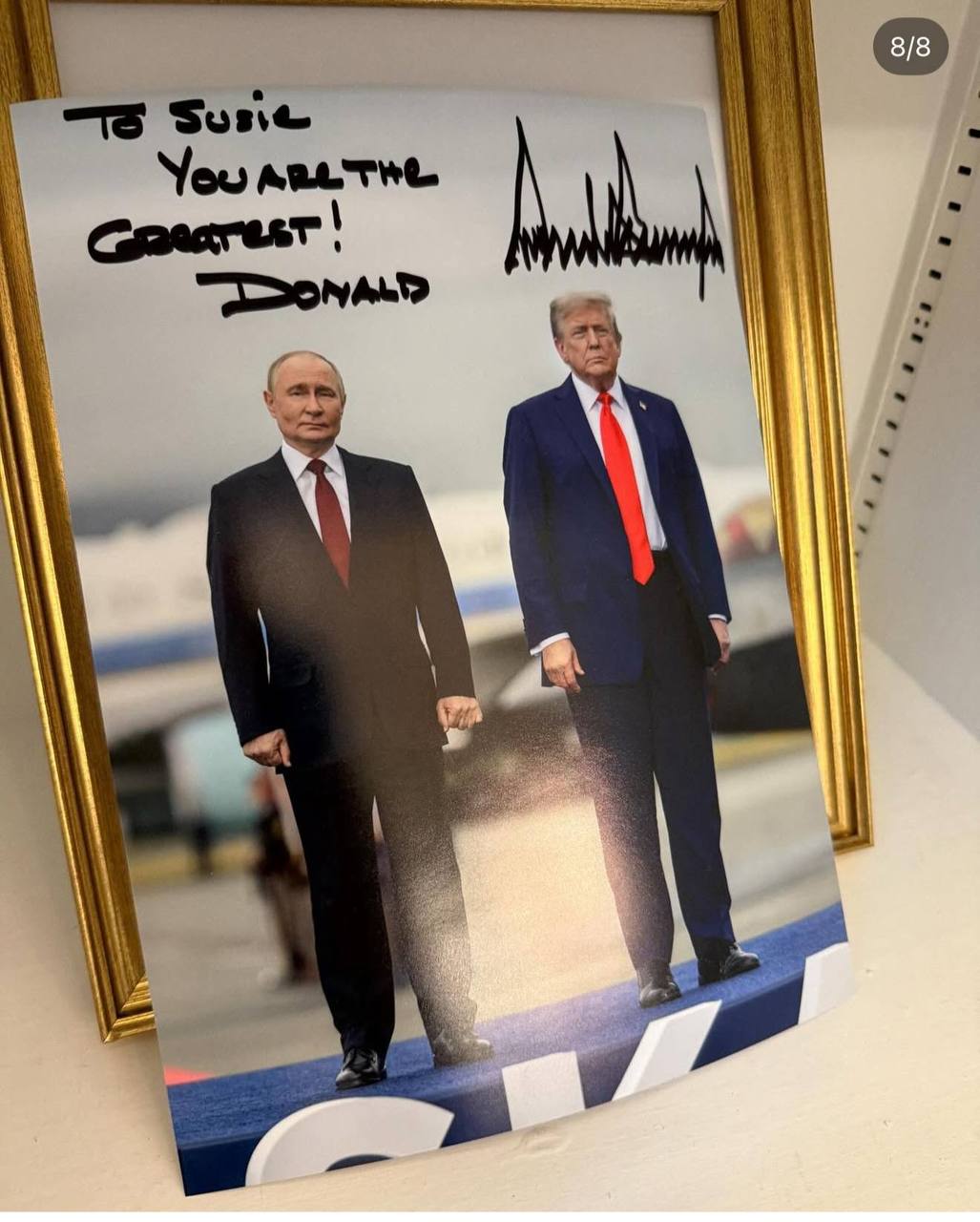 Любимое фото Трампа с Путиным стоит на столе у руководителя аппарата Белого дома Сьюзи Уайлз