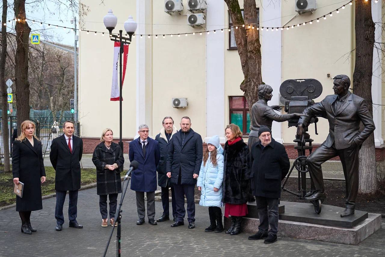 Ольга Любимова: Приняла участие в открытии памятника создателям романа и фильма «Семнадцать мгновений весны» Ольга Любимова: Приняла участие в открытии памятника создателям романа и фильма «Семнадцать мгновений весны»