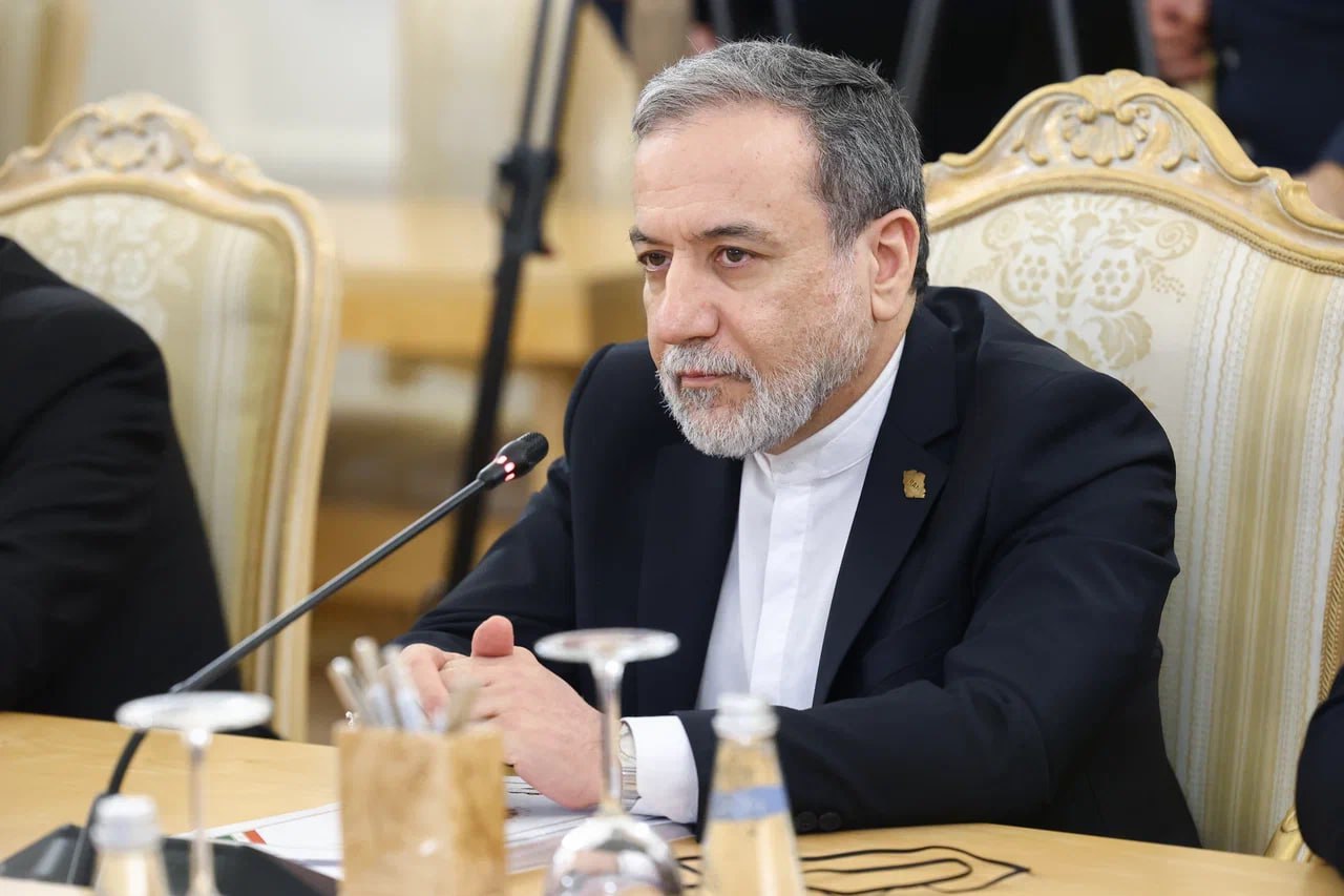 17 декабря Министр иностранных дел Исламской Республики Иран А.Аракчи посетил Москву с рабочим визитом, в ходе которого состоялись его переговоры с Министром иностранных дел России С.В.Лавровым 17 декабря Министр иностранных дел Исламской Республики Иран А.Аракчи посетил Москву с рабочим визитом, в ходе которого состоялись его переговоры с Министром иностранных дел России С.В.Лавровым