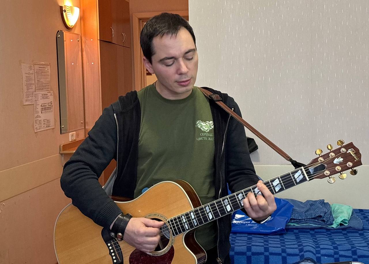 В преддверии Нового года в Центральном военном клиническом госпитале имени П.В. Мандрыка прошла праздничная акция в поддержку военнослужащих, рассказал певец и музыкант, член комиссии МГД по культуре и массовым коммуникациям... В преддверии Нового года в Центральном военном клиническом госпитале имени П.В. Мандрыка прошла праздничная акция в поддержку военнослужащих, рассказал певец и музыкант, член комиссии МГД по культуре и массовым коммуникациям...