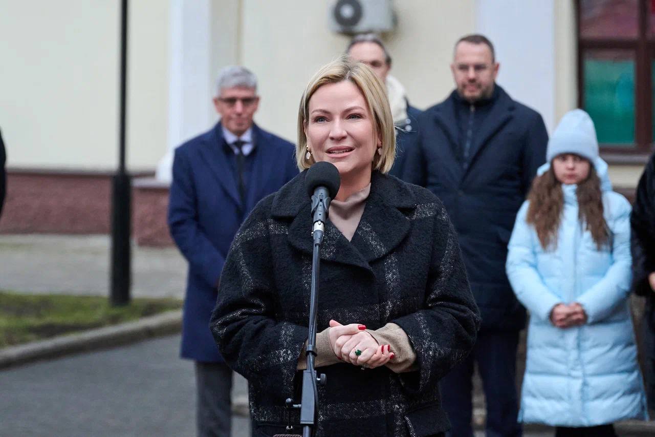 Ольга Любимова: Приняла участие в открытии памятника создателям романа и фильма «Семнадцать мгновений весны» Ольга Любимова: Приняла участие в открытии памятника создателям романа и фильма «Семнадцать мгновений весны»