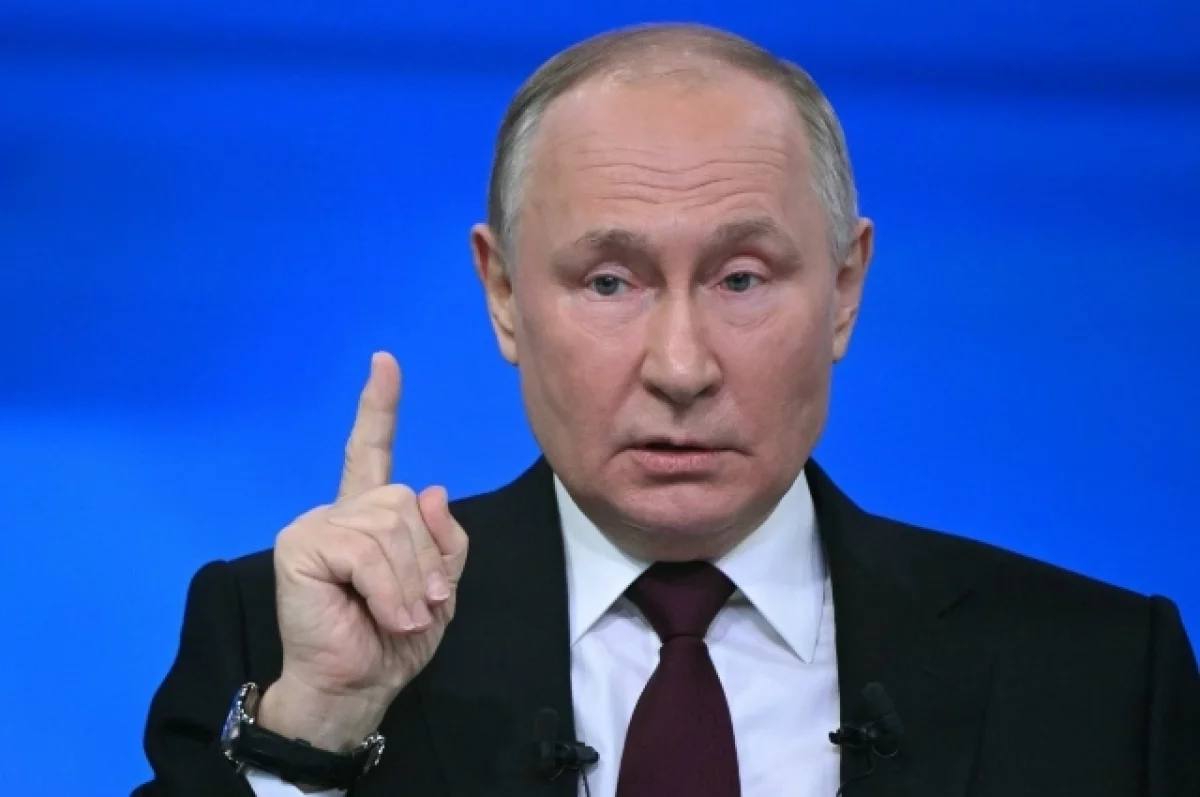 Путин занял жесткую позицию, отвечая на вопросы об Украине — газета Guardian