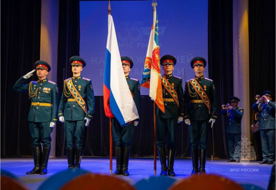 � ������� ������ ������������� �����������, ����������� ��� ��������� � 35-����� ��� ������