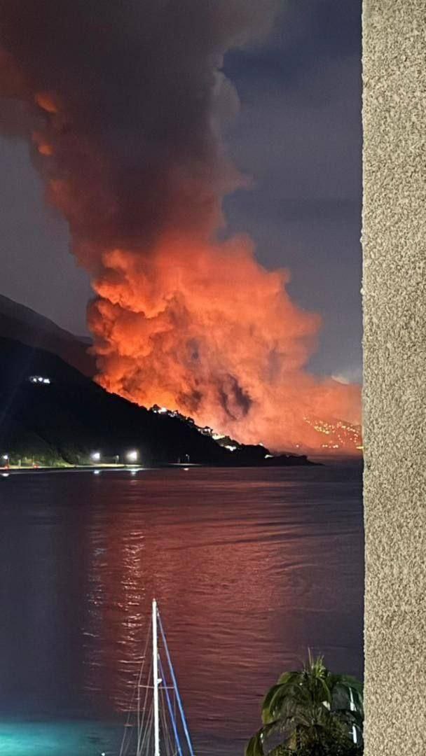 Новости к этому часу:. ВВС США нанесли серию ударов по военным объектам на территории Каракаса в Венесуэле Новости к этому часу:. ВВС США нанесли серию ударов по военным объектам на территории Каракаса в Венесуэле